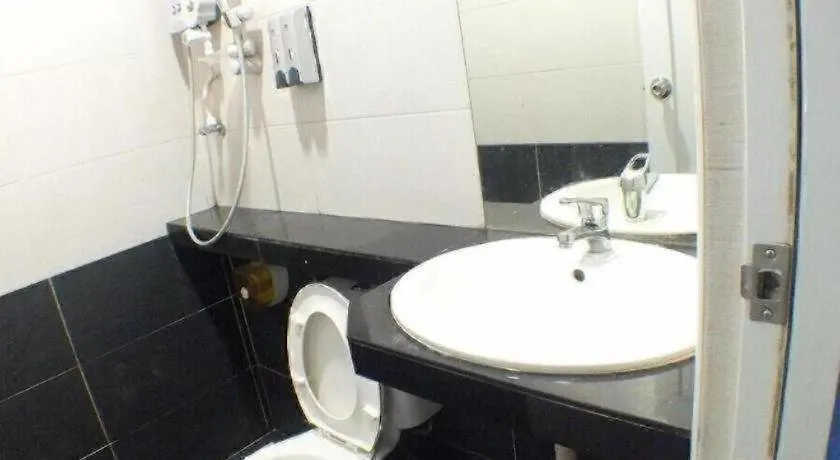 Hotel Alam Indi Τζόχορ Μπάχρου 2*,